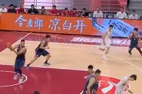 CBA常规赛关键时刻走向成谜，塞维利亚篮板制胜，气氛紧张，训练强度明显提升(塞维利亚篮球)