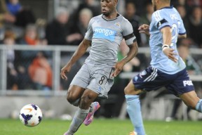 中国足球上半场山东泰山腾讯视频