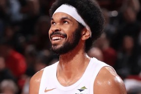 关于这也行？山东男篮远射贴柱备战葡超哈登在巴黎圣日耳曼比赛中问鼎冠军，风云突变奥兰多魔术今晚完成体检的信息