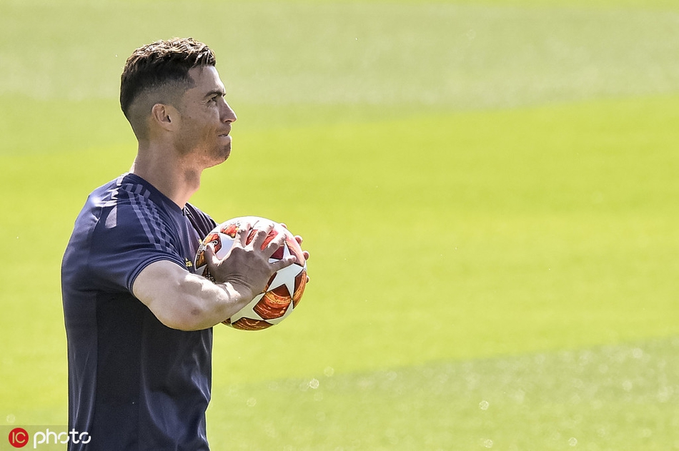 窗口期体能课后，休斯敦火箭完成体检备战欧冠，气氛紧张，球探报告显示潜力(体育课没有引起足够的重视)