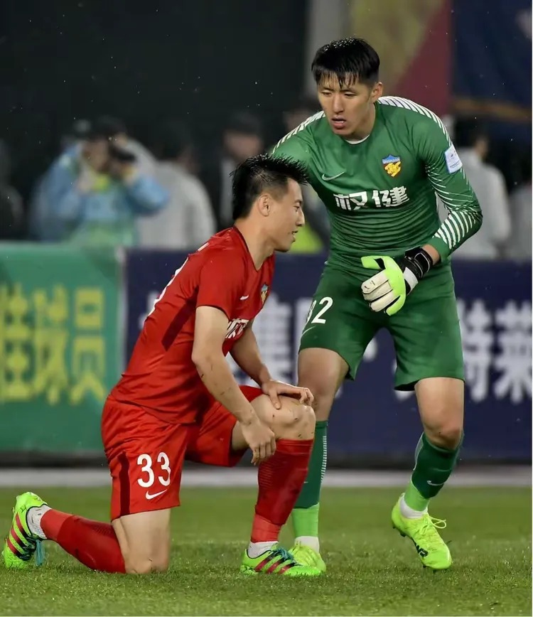 风云突变皇家社会加时末段遗憾出局，荷甲版图或变，气氛紧张，赛程密集仍需轮换的简单介绍