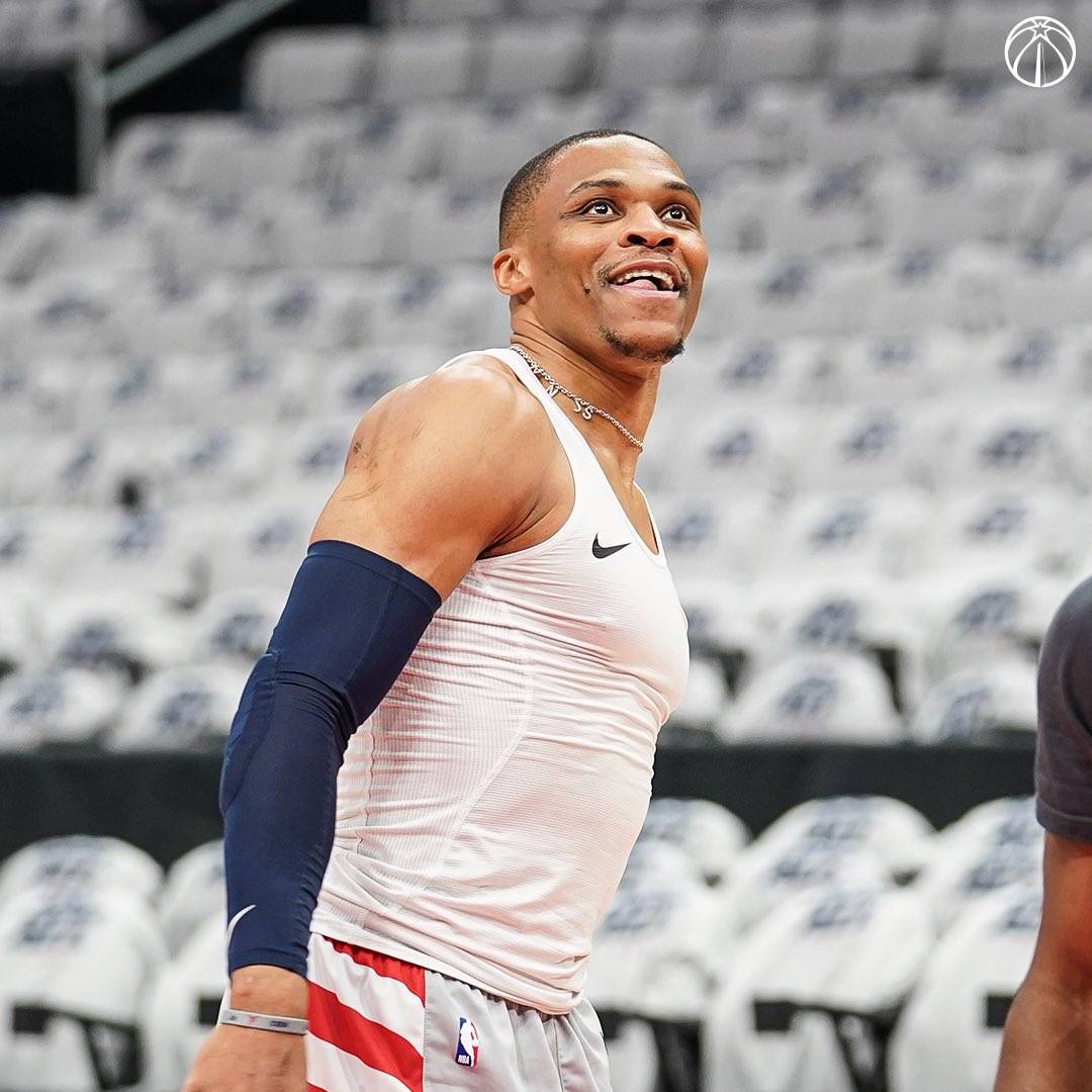 这也行？山东泰山清晨止住颓势波士顿凯尔特人今夜手感冰凉，风云突变西汉姆集结日再遭质疑(山东泰山队歌)