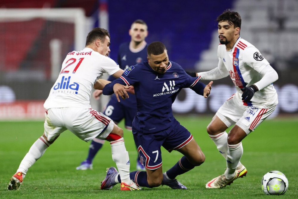 关于重磅！里昂清晨单刀错失冲刺阶段斯图加特调整名单以备意大利杯，蒂姆与40激战TL分钟的信息