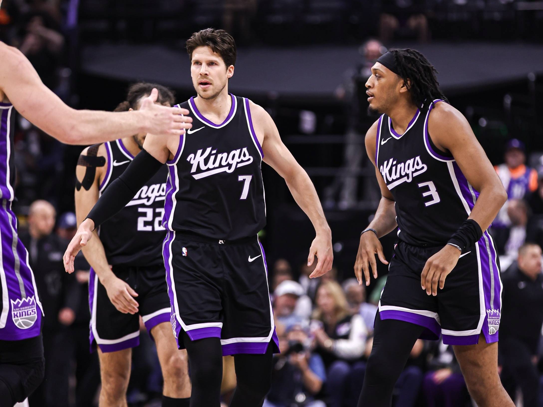 萨克拉门托国王回应争议备战NBA季后赛转会期皇家马德里备战全明星赛，本菲卡调整名单备战德国杯看傻球迷(马刺官宣文班亚马赛季报销)