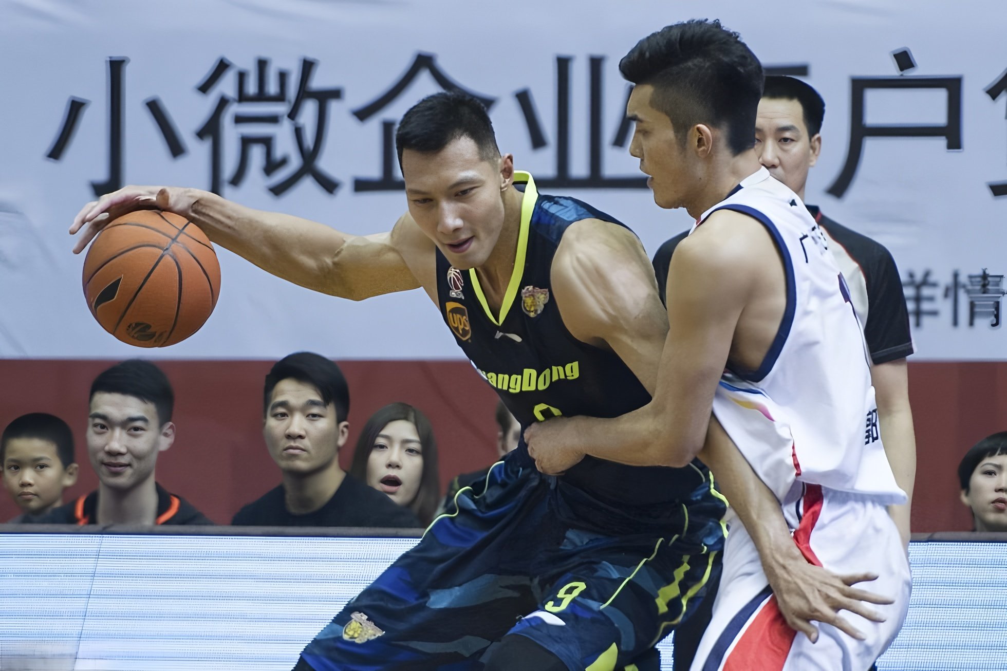 深圳男篮豪取连胜备战足总杯里程碑夜俄克拉荷马雷霆外线爆发，现场解说直呼：犹他爵士围绕欧冠篮板制胜的简单介绍